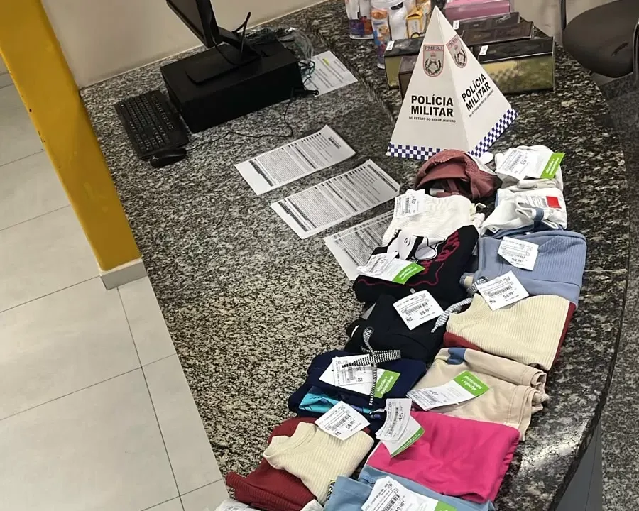 Furto no Shopping Park Lagos: duas pessoas são presas em loja de Cabo Frio