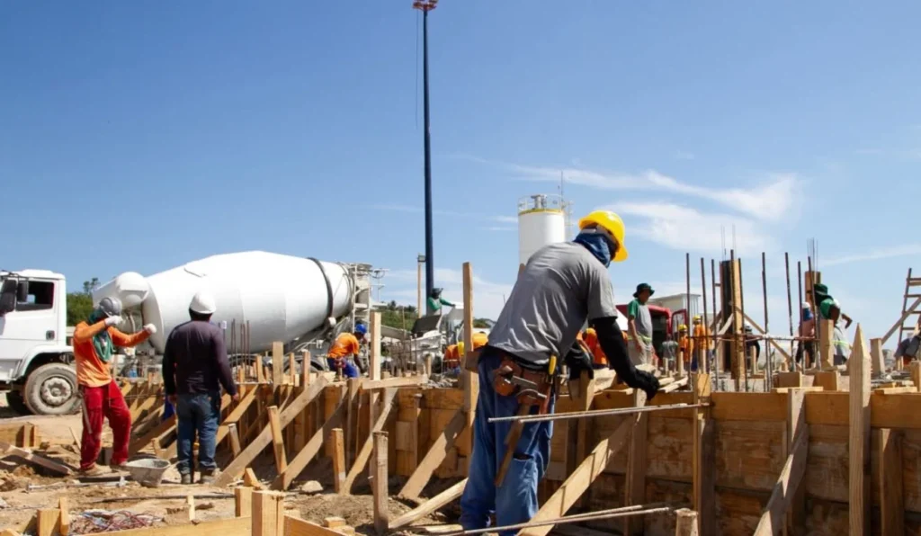 Maricá abre vagas para cursos gratuitos de construção civil; veja como se inscrever